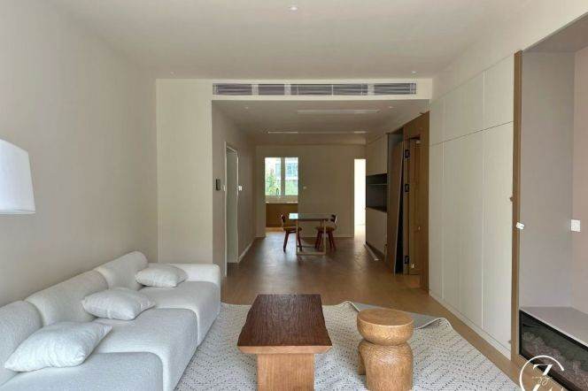 Spacious High-Ceiling 2BR Apartment near Shanghai Swimming Center Metro with Floor-to-Ceiling Windows (L11)