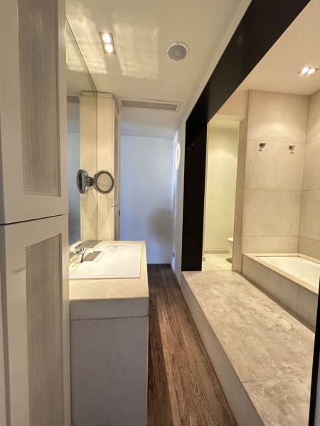 Housing image — Bathroom