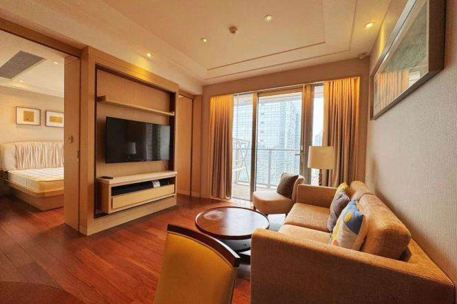 1BR Apartment in Gubei with River View (L2/L15)