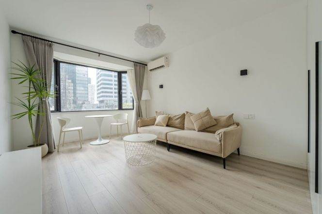 Spacious High-Ceiling 1BR Apartment in Jing'an with Outstanding View (L2/L7/L14)