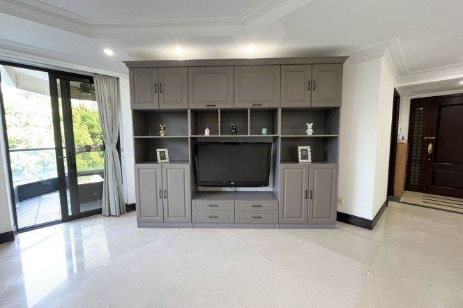 Spacious High-Ceiling 3BR Apartment near Jiaotong University Metro with Green View (L10/L11)