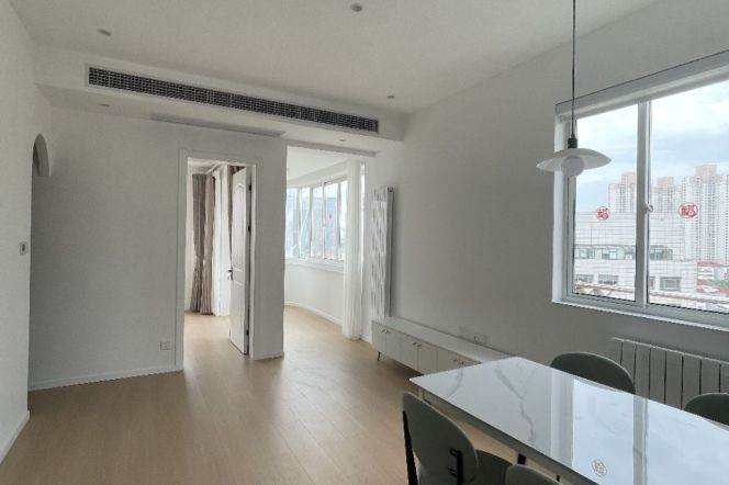 2BR Apartment near Hongqiao Rd Metro