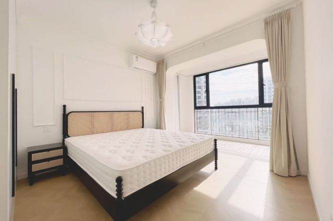 High-Floor Spacious 2BR Apartment near Jinshajiang Rd Metro (L11/L13)