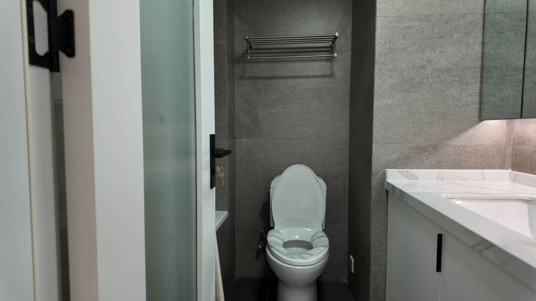 Housing image — Bathroom