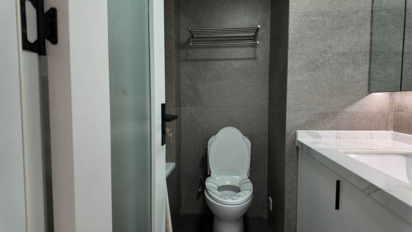 Housing image — Bathroom