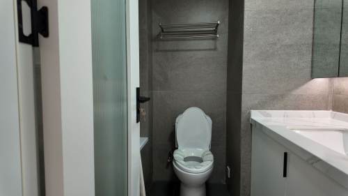 Housing image — Bathroom