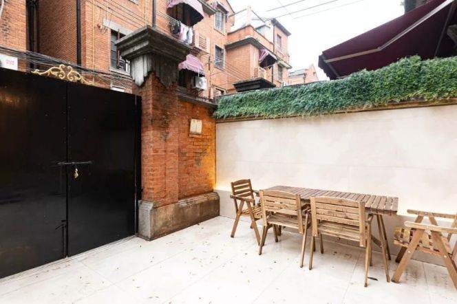 1BR Lane House at Jing'an Villa with Terrace (L2/L12/L13)
