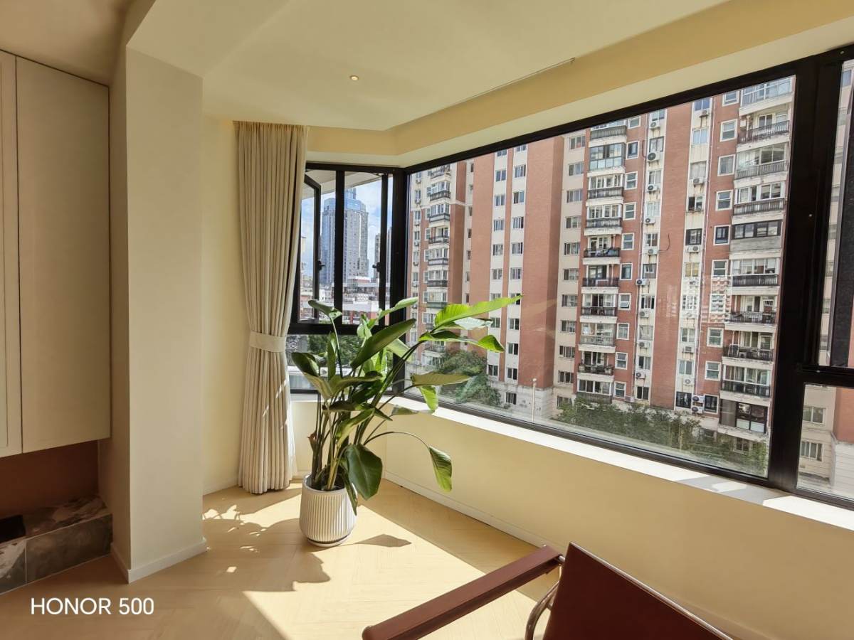 Housing image — Balcony
