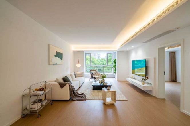 Spacious 3BR Apartment in Gubei with Green View (L10/L15)