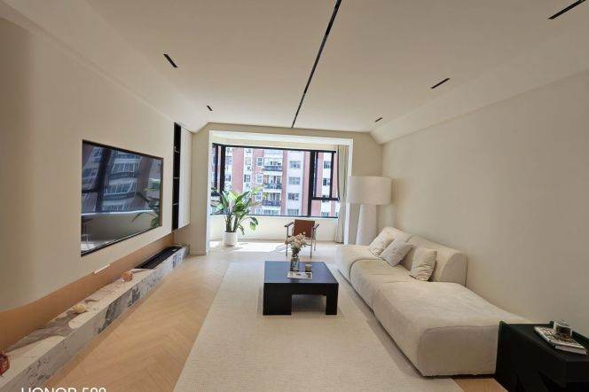 3BR Apartment near Changshou Rd Metro with Green View (L7/L13)