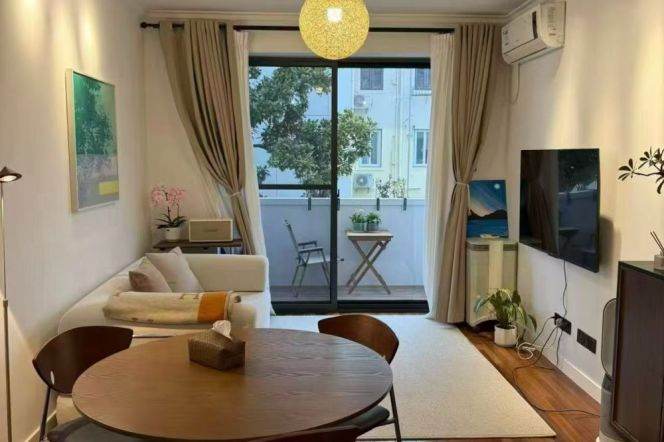 1BR Apartment in Old Xuhui (L10/L11)