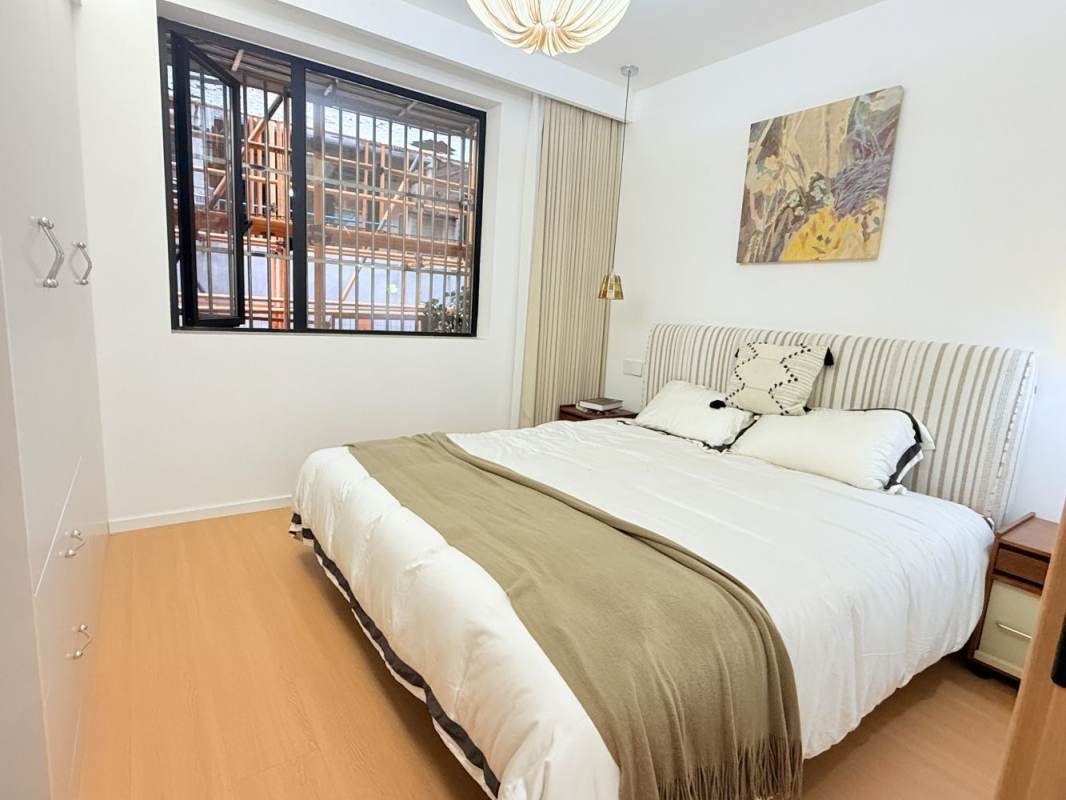 Housing image — Bedroom