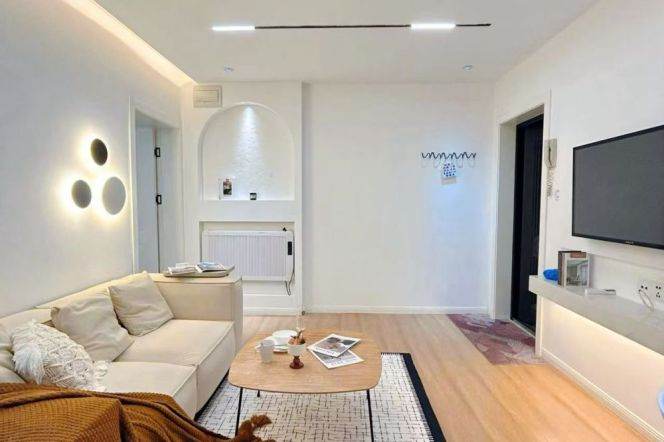High-Floor 1BR Apartment in Xujiahui