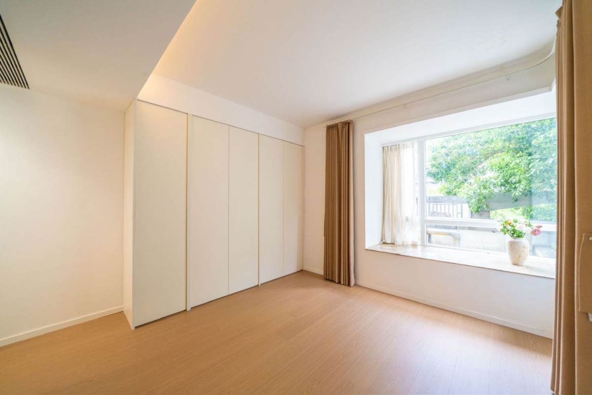 Housing image — Bedroom