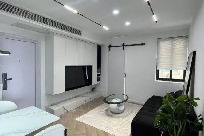 2BR Apartment in Jing'an (L7)