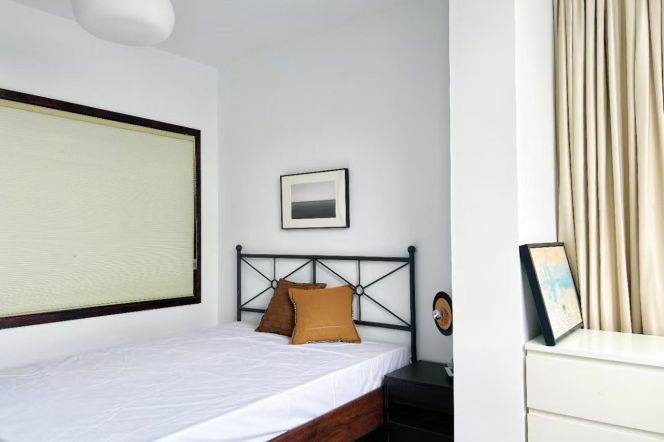 1BR Apartment in Jing'an (L7)