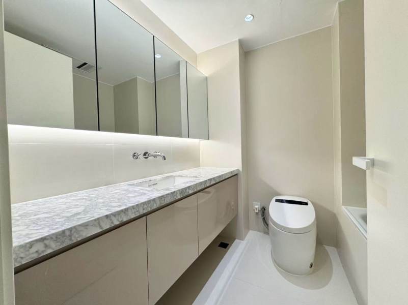 Housing image — Bathroom