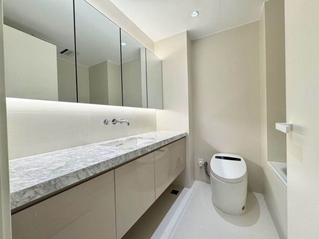 Housing image — Bathroom