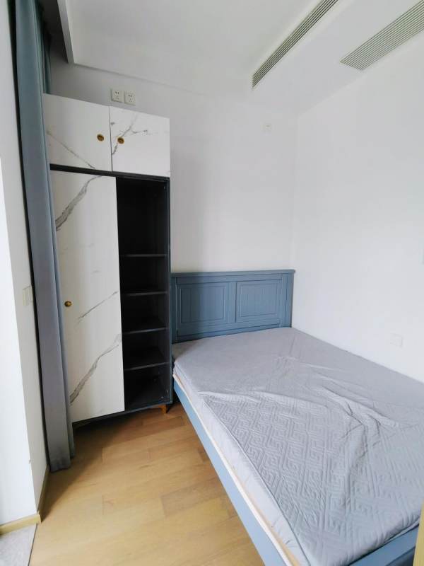 Housing image — Bedroom