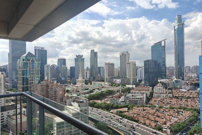 High-Floor 4BR Apartment near Middle Huaihai Rd Metro with Outstanding View