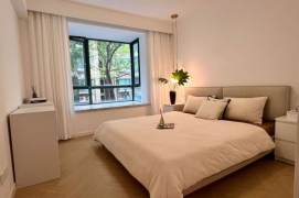 Spacious 2BR Apartment near West Yan'An Rd Metro