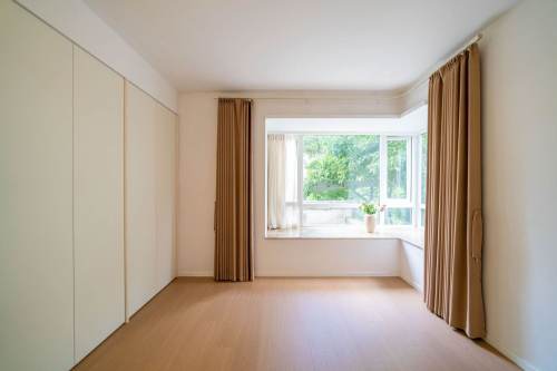 Housing image — Bedroom