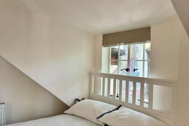Spacious 1BR Apartment in Old Xuhui with Terrace