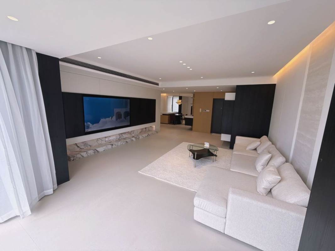 Housing image — Living Room