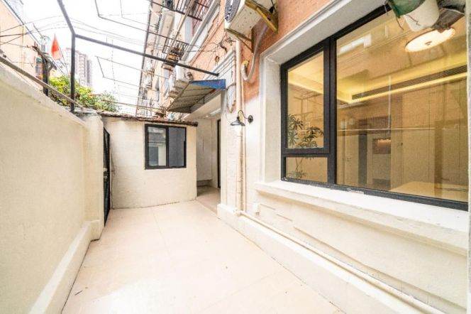 Historic 1BR Apartment in Jing'an with Terrace (L2/L7/L14)