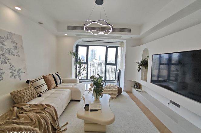 High-Floor 2BR Apartment in Suzhou Creek North with Outstanding View (L7/L13)