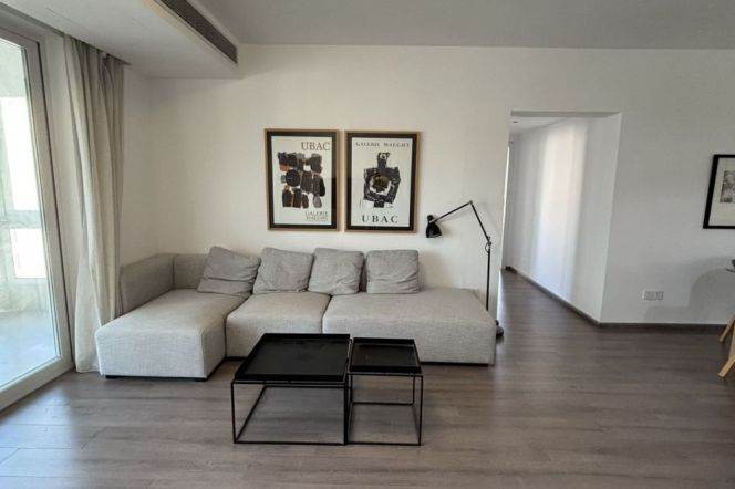 Spacious 3BR Apartment in Jing'an (L7)
