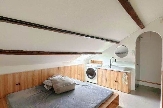1BR Lane House in Old Xuhui with Terrace