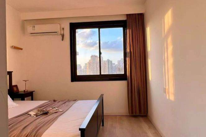 2BR Apartment in Jing'an (L7)