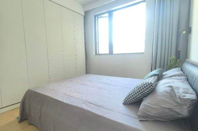 1BR Apartment in Jing'an (L7)