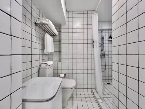 Housing image — Bathroom