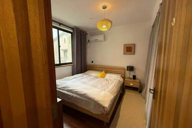 1BR Apartment in Old Xuhui (L10/L11)