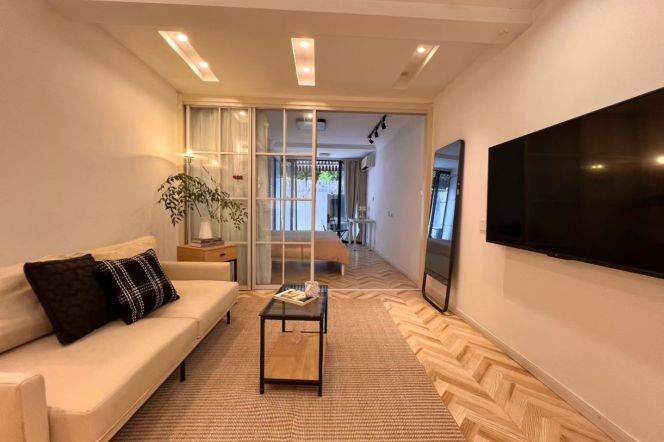1BR Apartment near Zhongshan Park with Terrace