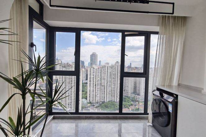 High-Floor 2BR Apartment in Suzhou Creek North with Outstanding View (L7/L13)