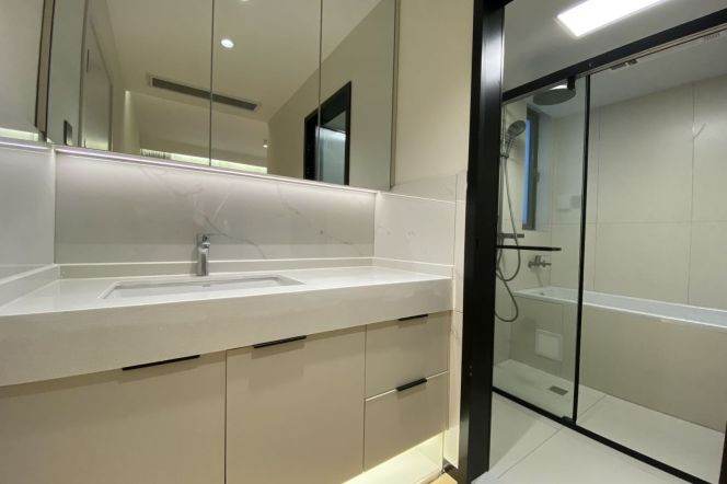 3BR Apartment in Gubei with Floor-to-Ceiling Windows (L2/L15)