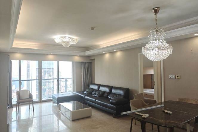 High-Floor 4BR Apartment near Middle Huaihai Rd Metro with Outstanding View