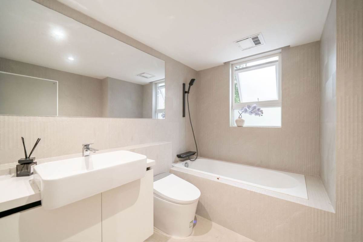 Housing image — Bathroom