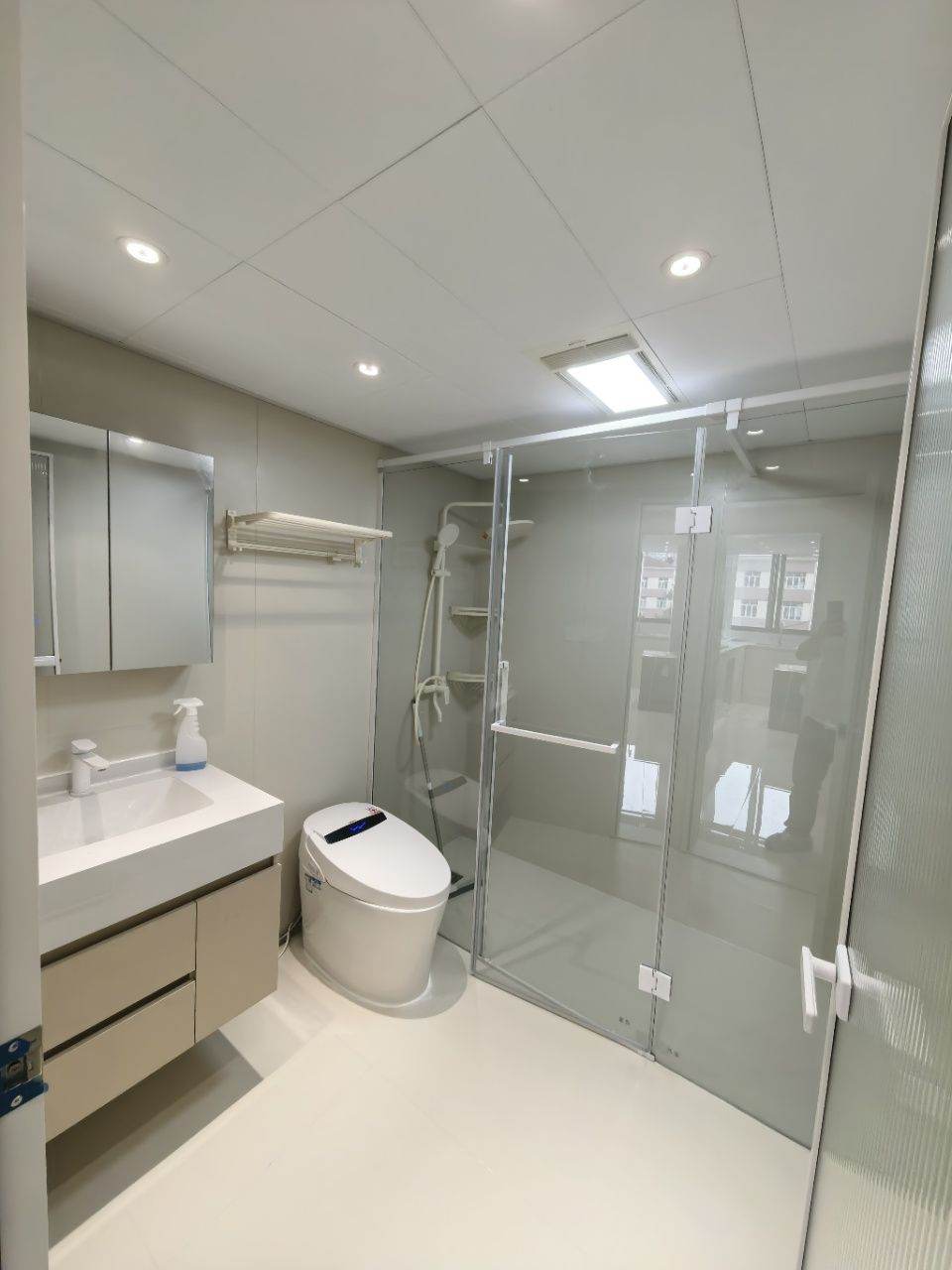 Housing image — Bathroom