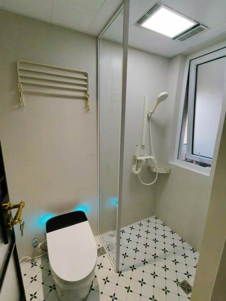 Housing image — Bathroom