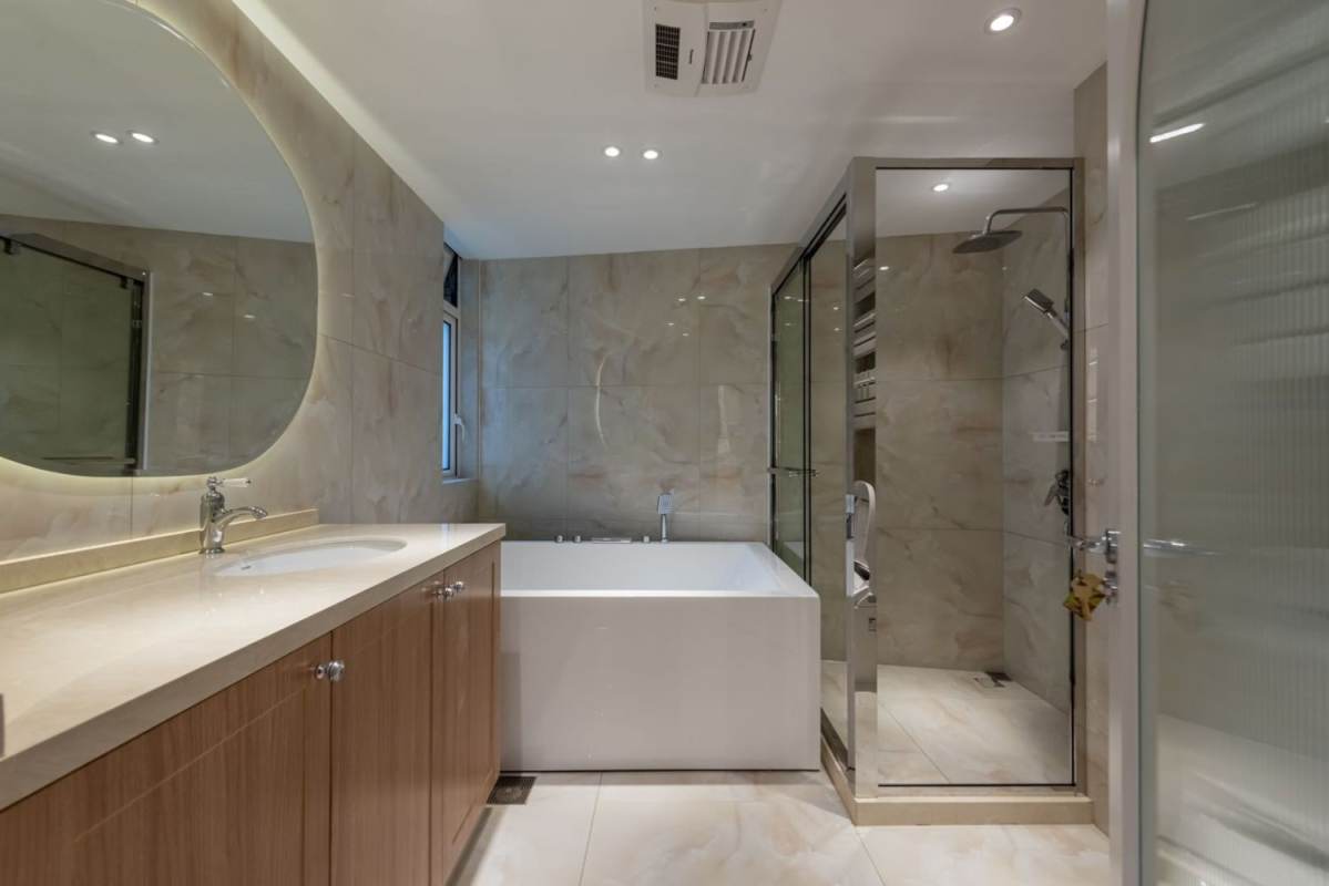 Housing image — Bathroom