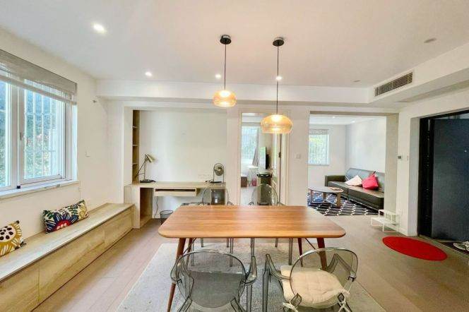 1BR Apartment in Old Xuhui (L1/L7/L9)
