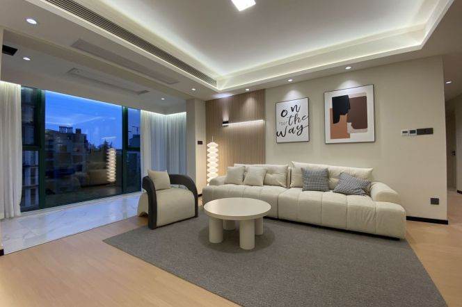 3BR Apartment in Gubei with Floor-to-Ceiling Windows (L2/L15)