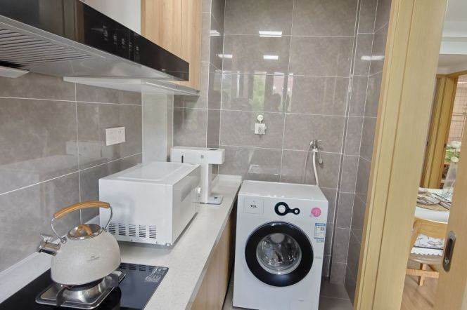 2BR Apartment near Shanghai Circus World Metro