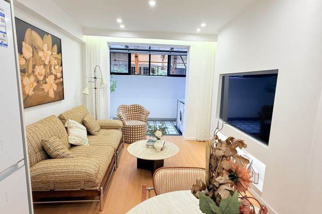 1BR Apartment in Jing'an