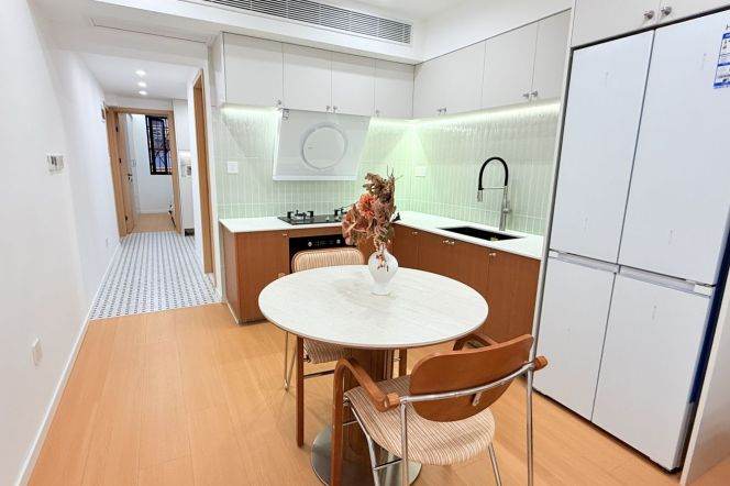 1BR Apartment in Jing'an