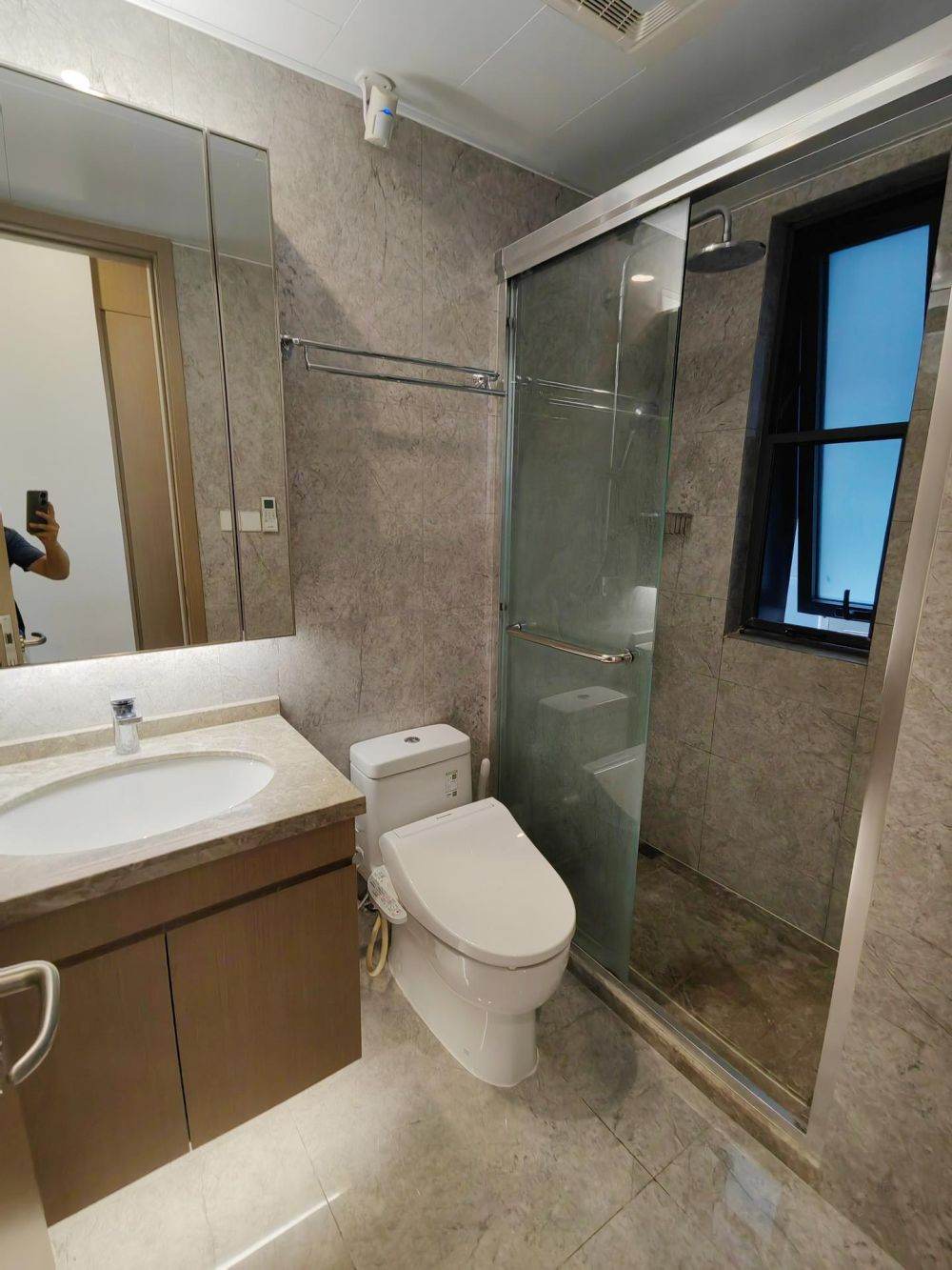 Housing image — Bathroom